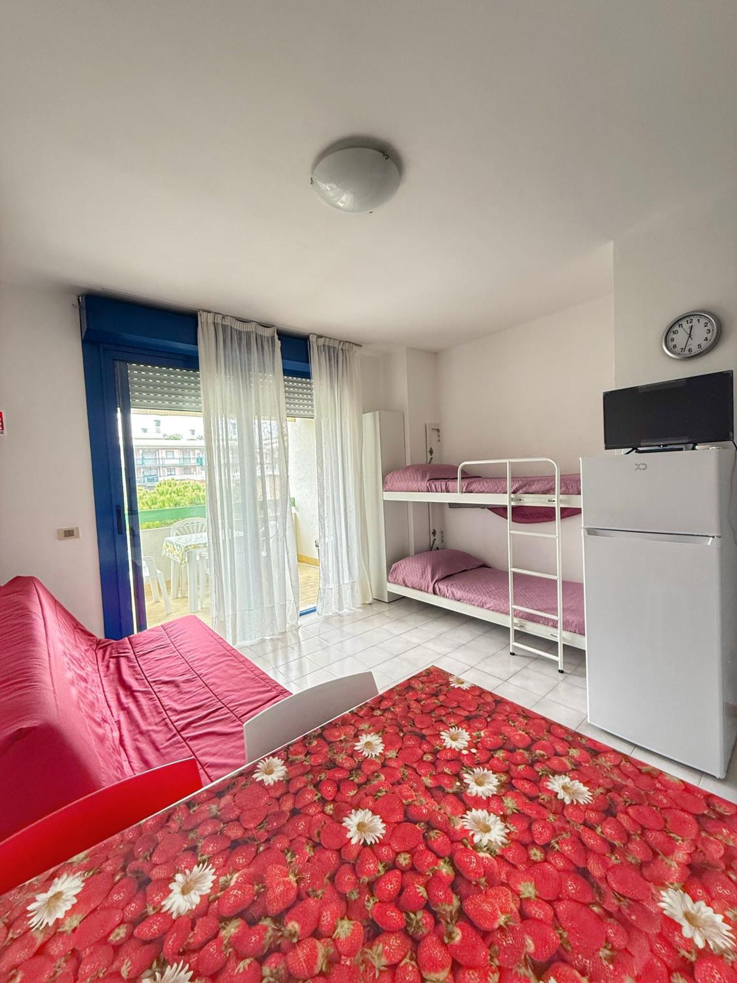 Grazioso Appartamento N 76 A 100Mt Dal Mare Bibione Exterior foto